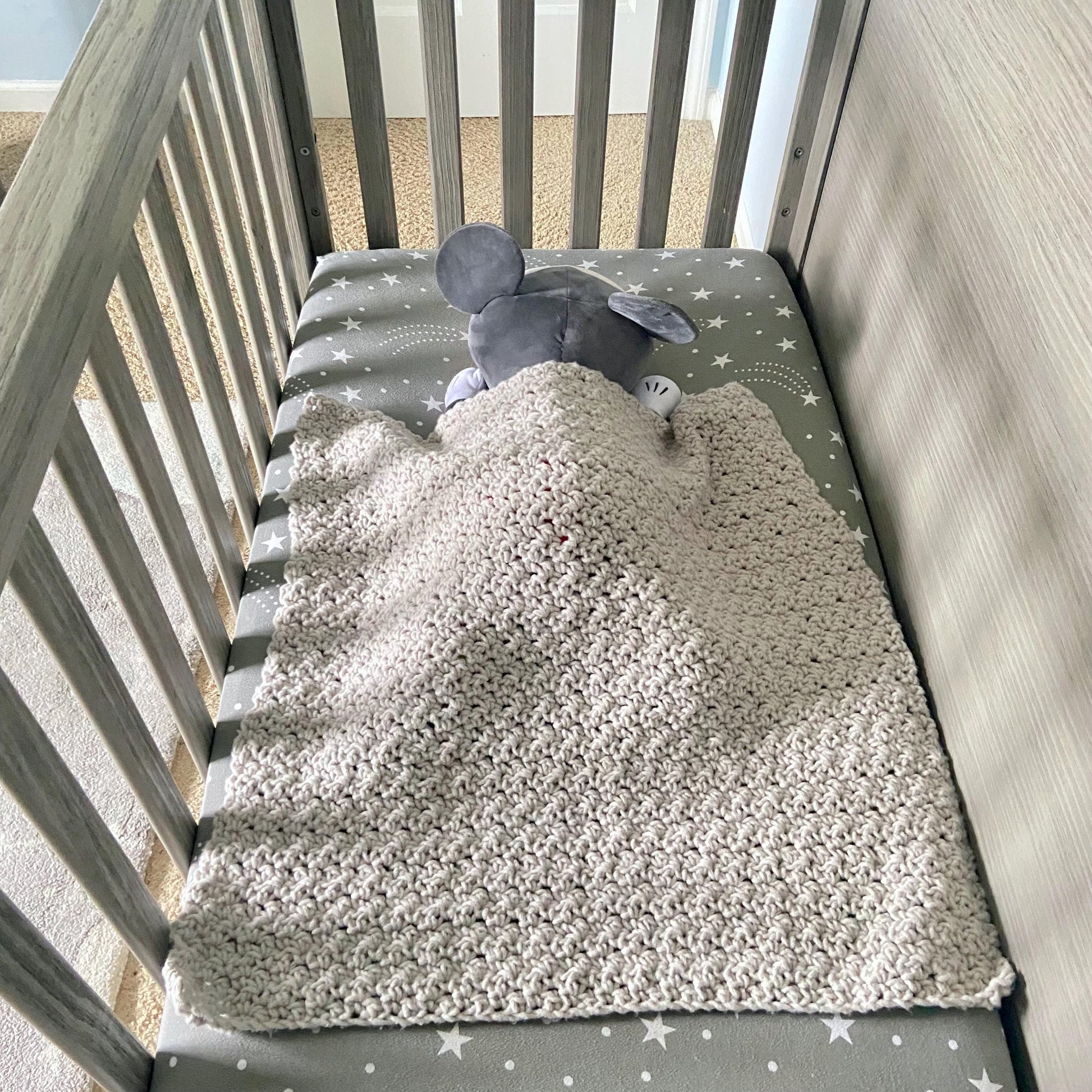 Handmade Crochet Baby Blanket: Soft Fleece Crib Throw (26x26 inch)