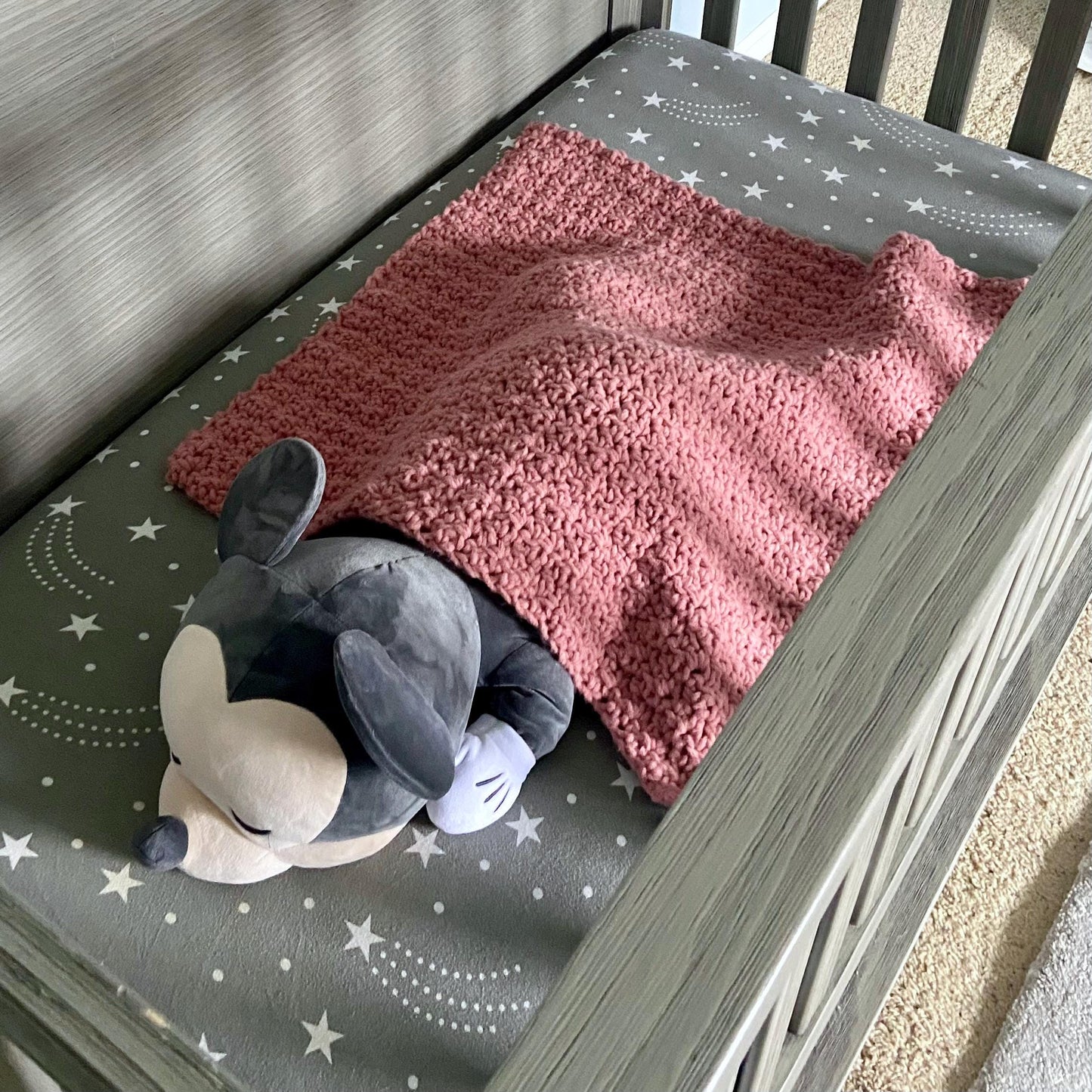 Handmade Crochet Baby Blanket: Soft Fleece Crib Throw (26x26 inch)