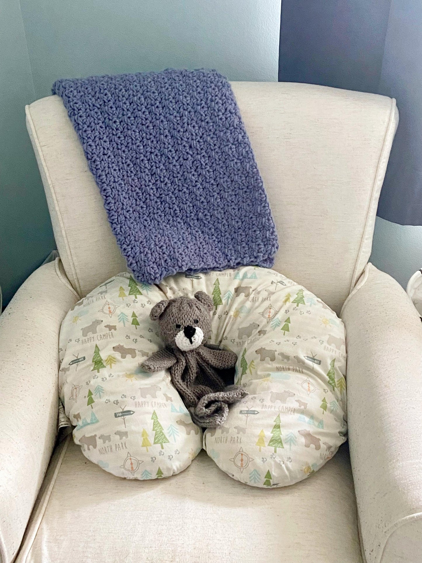 Handmade Crochet Baby Blanket: Soft Fleece Crib Throw (26x26 inch)