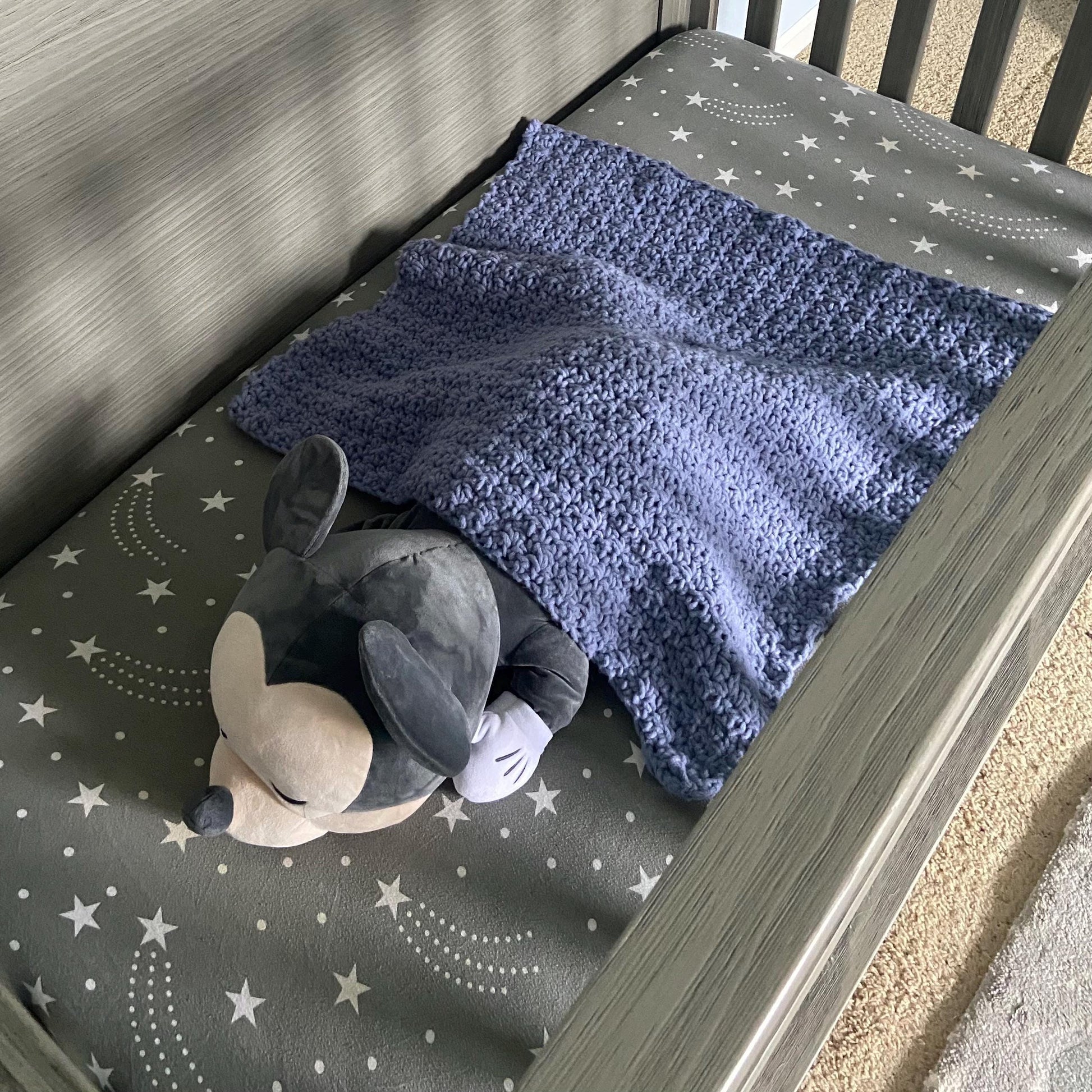 Handmade Crochet Baby Blanket: Soft Fleece Crib Throw (26x26 inch)