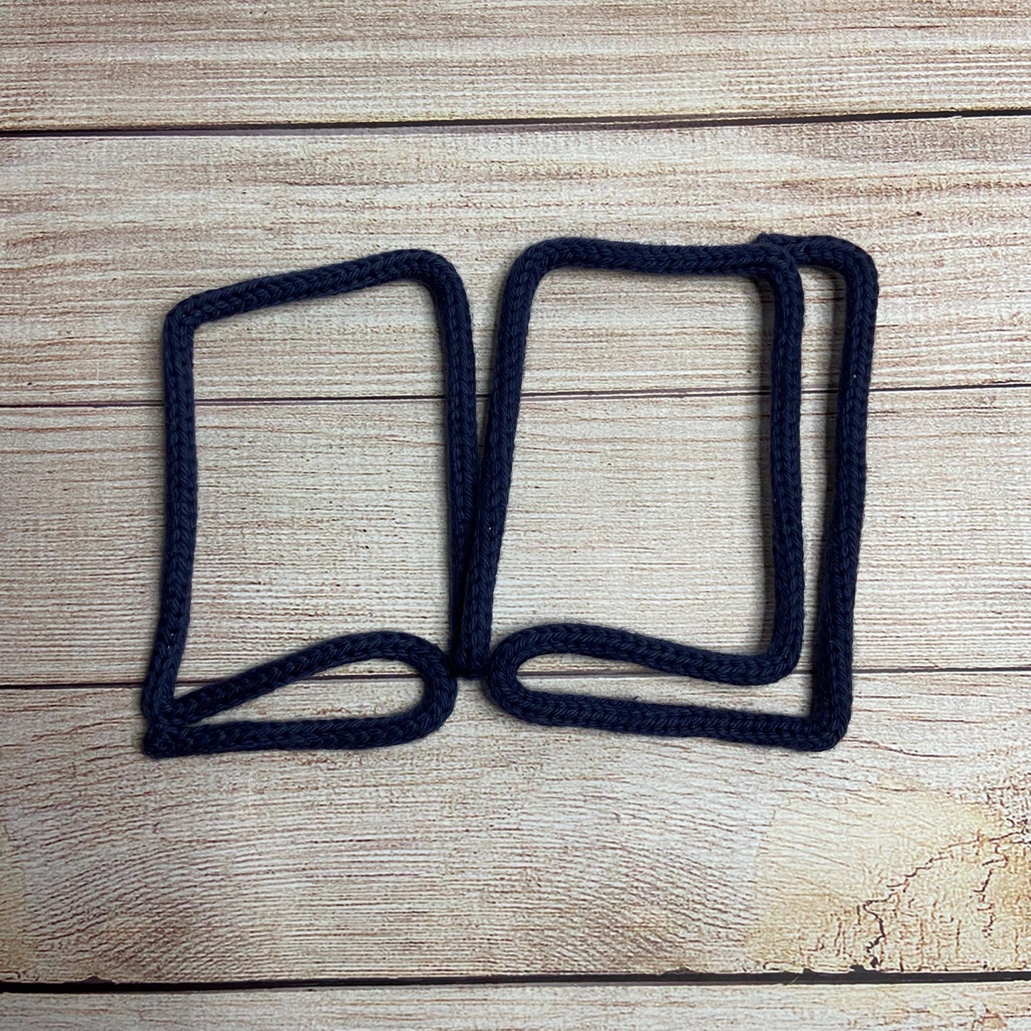 Knitted Wire Book Wall Hanging: Book Nook Art