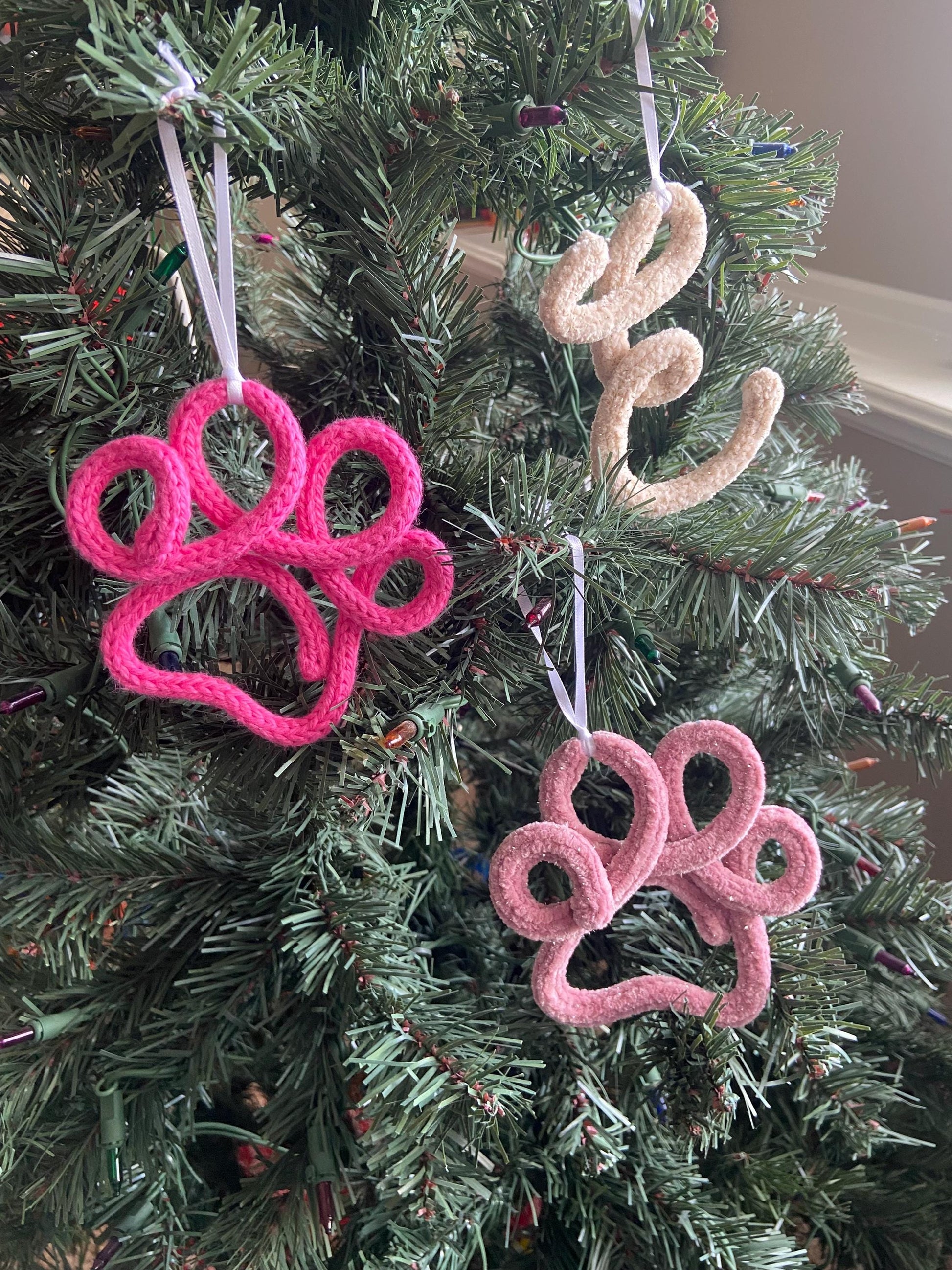 Paw Print Knitted Wire Ornament - 40+ Colors Available