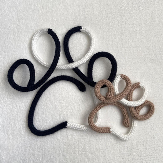 Two Color Paw Print Wall Art - Knitted Wire Decor, Pet Lover Gift, Personalized Pet Wall Hanging, Multiple Paw Sizes, Dog Decor, Cat Decor